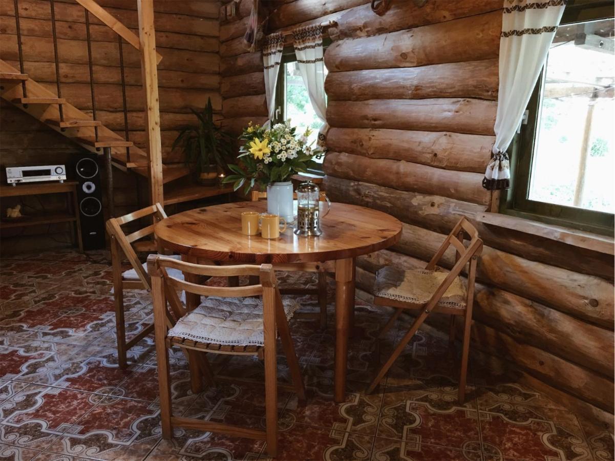 Namelis Atokvepis Villa Ciuineliai Exteriör bild